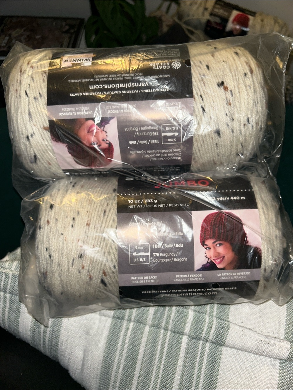 Pack of 2 - 440m Red Heart Cream Speckled Tweed Yarn Bundle - Neutral Cream